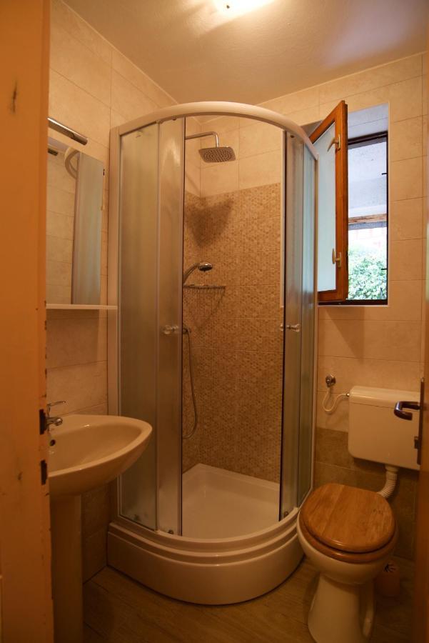 Romantic Room With Balcony 로브란 외부 사진