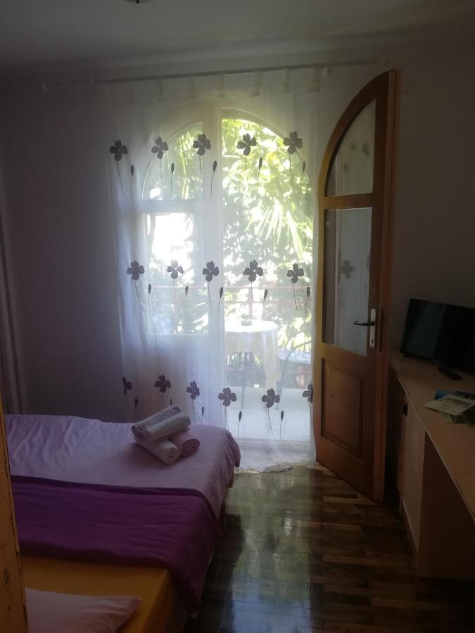Romantic Room With Balcony 로브란 외부 사진